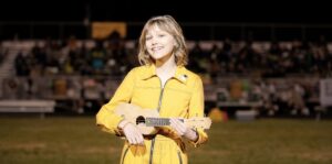 Grace VanderWaal as Susan "Stargirl" Caraway