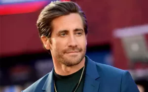 Jake Gyllenhaal as Sergeant John Kinley